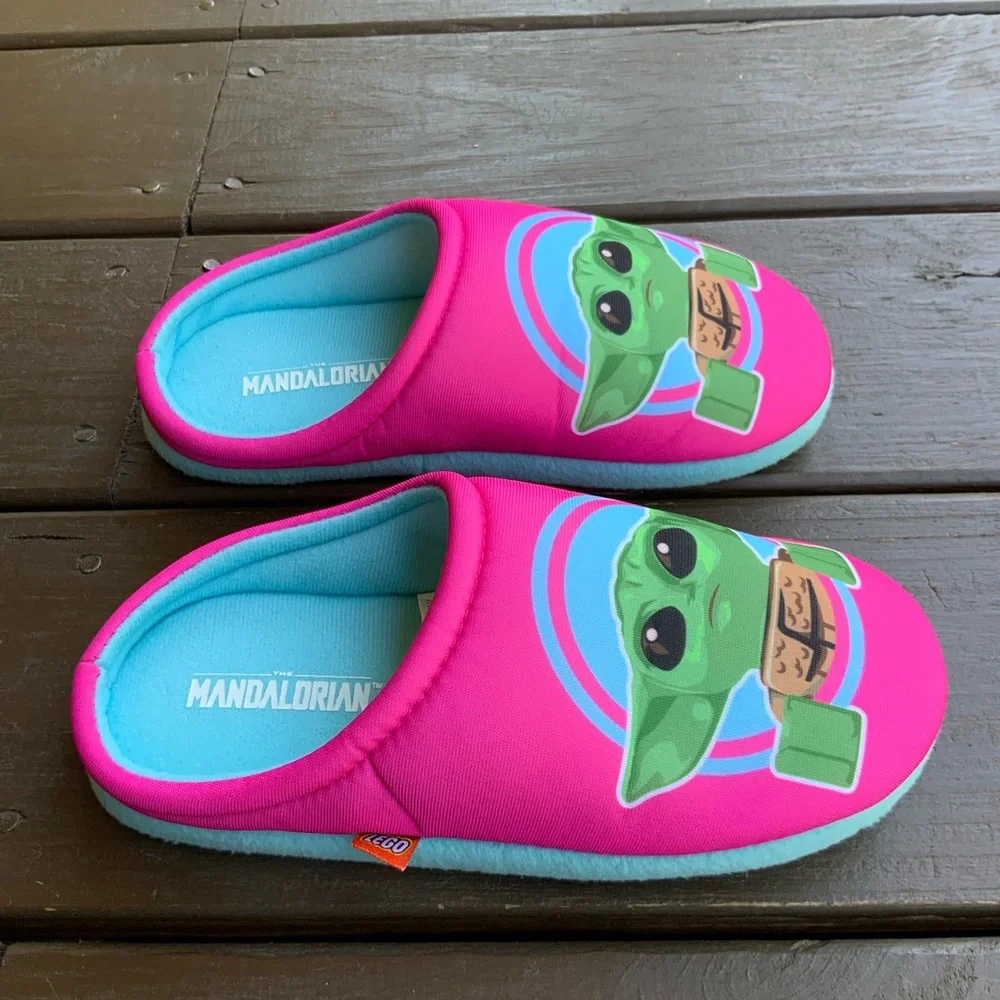 Lego The Mandalorian Baby Yoda Kids Slippers Youth Size 2-3 Star Wars